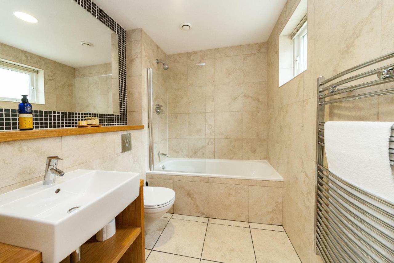 Central Durham Riverfront Apartment Екстер'єр фото
